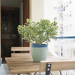 Cosy With Balcony Near Centre, 7 Minutes From Garbatella Metro *