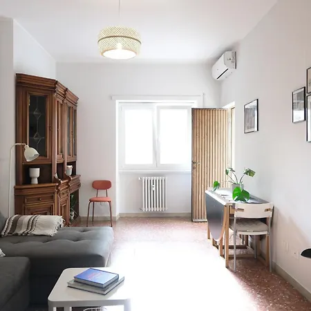 公寓 Cosy With Balcony Near Centre, 7 Minutes From Garbatella Metro 罗马
