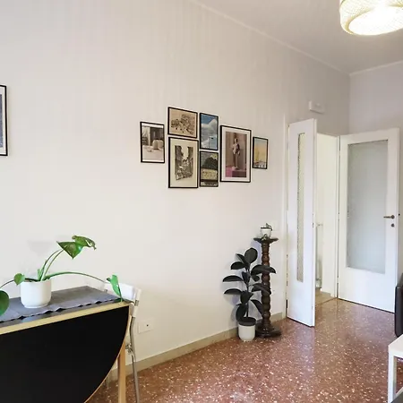 公寓 Cosy With Balcony Near Centre, 7 Minutes From Garbatella Metro 罗马