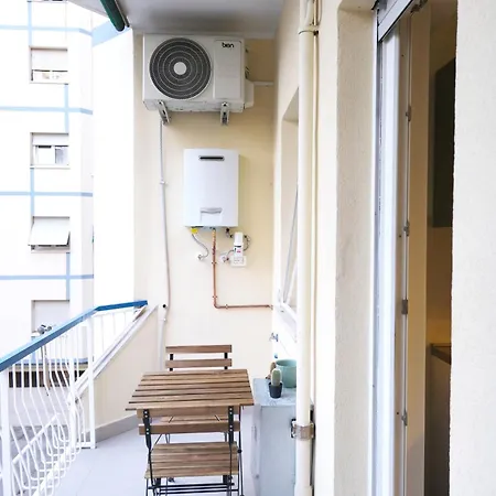 Bright With Balcony Near Centre & Metro Apartamento Roma